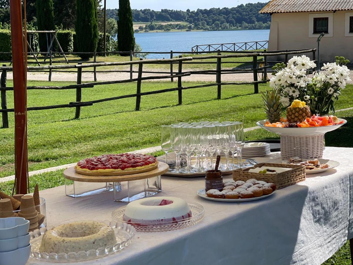 Agriturismo Potrero Grande Sul Lago Di Martignano Con Spiaggia กัมปาญญาโน ดิ โรมา ภายนอก รูปภาพ